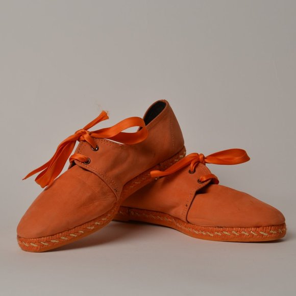 Orange Flats - Picture 1 of 8